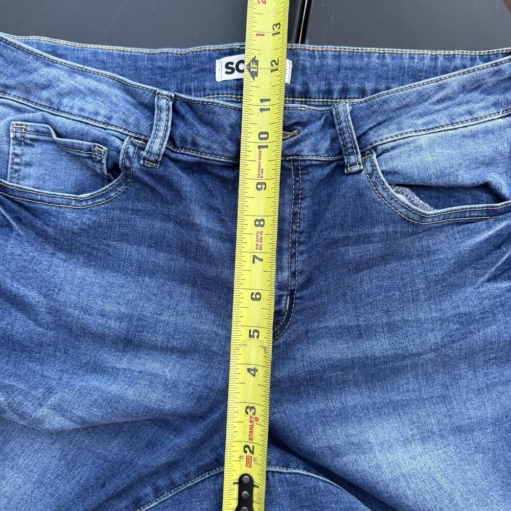 SO Low Rise Bootcut Jeans Women’s Size 13 / 31W Medium Wash Stretch Denim - Picture 6 of 11
